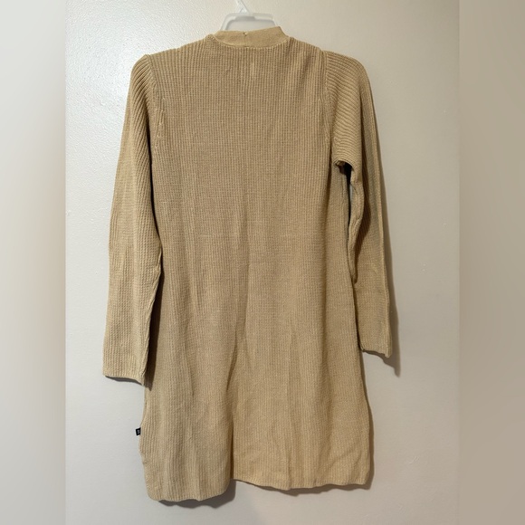 GAP Tan Knit Cardigan size Medium NWT - Picture 2 of 5